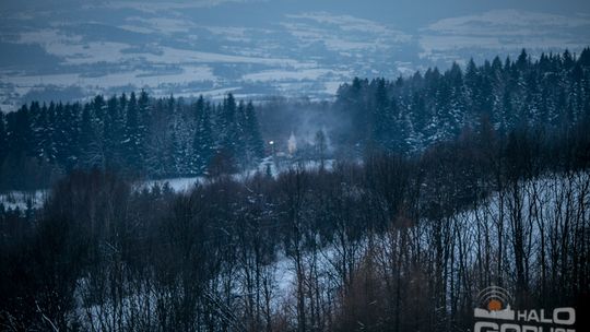 Spalił się dom w środku lasu, 5-osobowa rodzina bez dachu nad głową