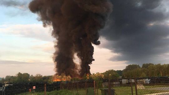 Pożar składowiska śmieci, dym widać było z kilkunastu kilometrów