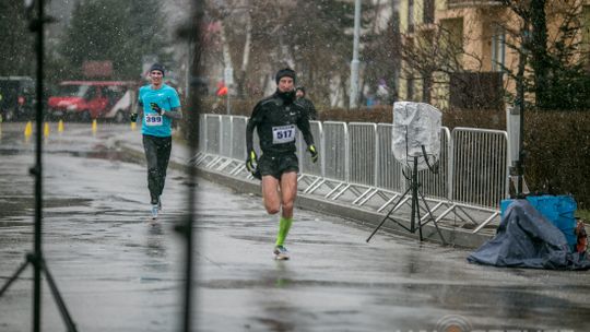 Najlepsze biegaczki z Polski, a biegacze z Ukrainy. Znamy wyniki biegu sylwestrowego [ZDJĘCIA, WIDEO]