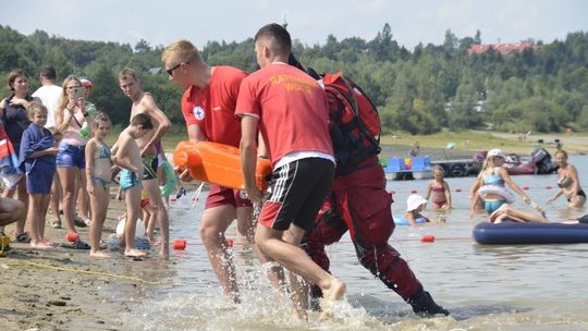 Słońce, woda, konkursy z nagrodami i wiedza przemycana w nietypowych pokazach