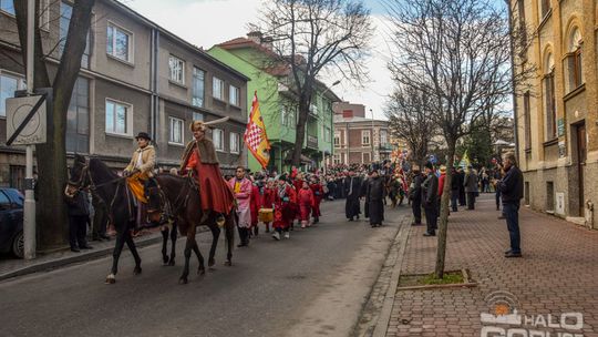 Królewski orszak przemierzył miasto