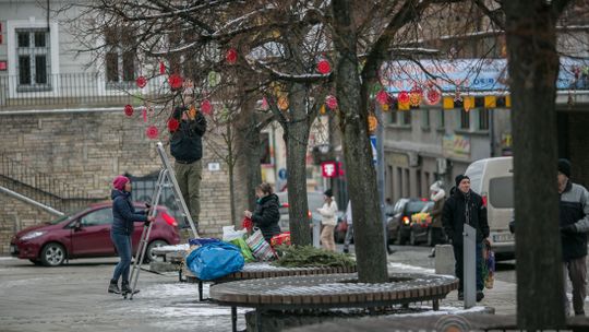 Gorlicki Rynek stroi się na święta [ZDJĘCIA]