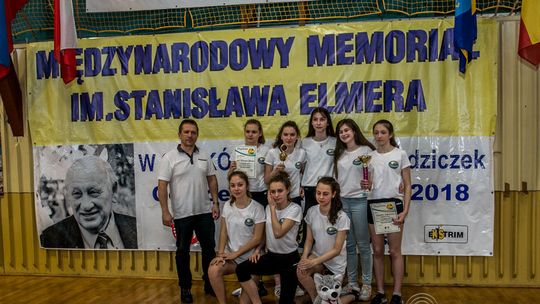 Setbol Oświęcim triumfuje w siatkarskim turnieju młodziczek