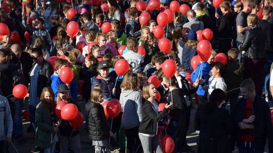 Na płycie Rynku powstała żywa flaga. Tak Gorlice świętują Niepodległość!