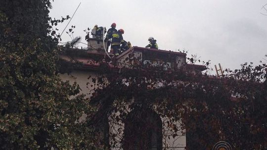 Kobylanka: niebezpieczny pożar sadzy w kominie