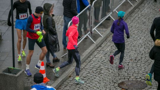 Najlepsze biegaczki z Polski, a biegacze z Ukrainy. Znamy wyniki biegu sylwestrowego [ZDJĘCIA, WIDEO]