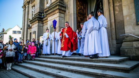 W Kościele Katolickim początek Wielkiego Tygodnia i Światowy Dzień Młodzieży