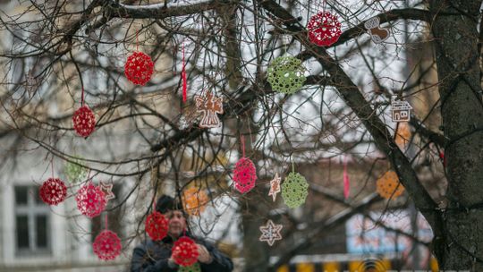 Gorlicki Rynek stroi się na święta [ZDJĘCIA]