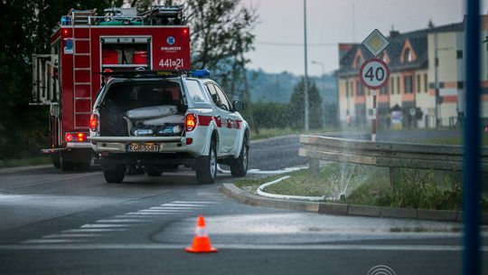 Dziwna substancja rozlała się na ulicy Przemysłowej w Gorlicach AKTUALIZACJA