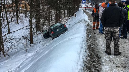 Ropica Górna: zderzenie volkswagena i audi AKTUALIZACJA