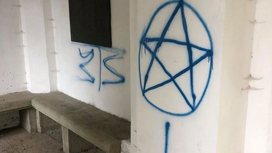 Czy to sataniści sprofanowali gorlicki cmentarz?