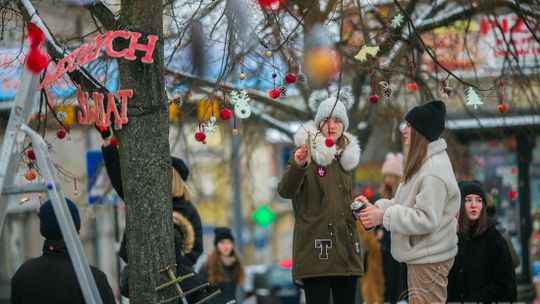 Gorlicki Rynek stroi się na święta [ZDJĘCIA]