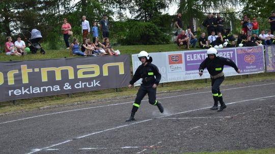 Na stadionie trwa zaciekła rywalizacja druhen i druhów z Gorlickiego