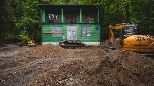 Odwiedziliśmy parkowy plac budowy. Efekty prac są już coraz widoczniejsze. Sami zobaczcie.