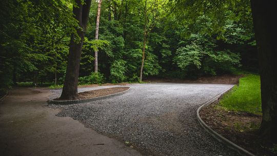 Odwiedziliśmy parkowy plac budowy. Efekty prac są już coraz widoczniejsze. Sami zobaczcie.