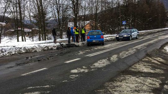 Ropica Górna: zderzenie volkswagena i audi AKTUALIZACJA