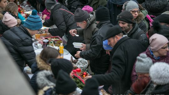 Były serdeczne życzenia i łamanie się opłatkiem. Gorliczanie spotkali się na miejskiej wigilii [ZDJĘCIA, VIDEO]