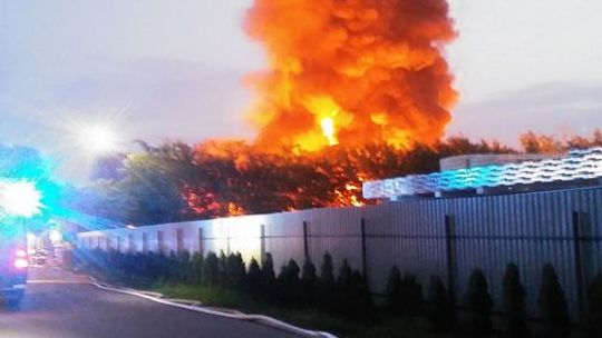 Pożar składowiska śmieci, dym widać było z kilkunastu kilometrów