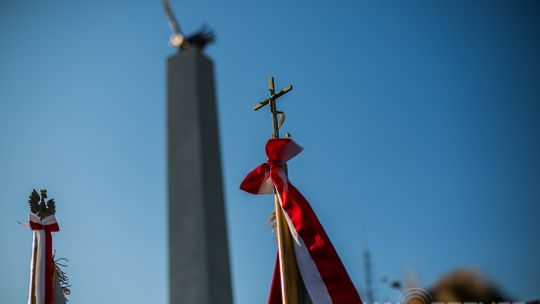 Gorlickie obchody 100. rocznicy odzyskania przez Polskę niepodległości. O godzinie 12.00 wybrzmiał hymn.