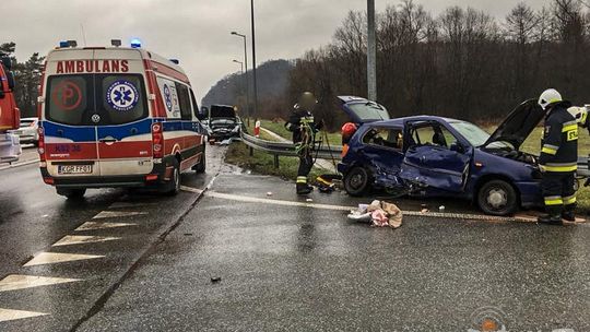 Biecz: Trzy karetki, pięć zastępów straży i policja