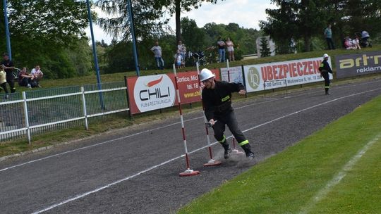 Na stadionie trwa zaciekła rywalizacja druhen i druhów z Gorlickiego