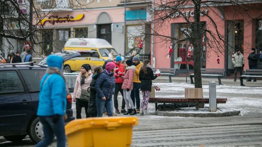 Gorlicki Rynek stroi się na święta [ZDJĘCIA]