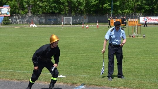 Na stadionie trwa zaciekła rywalizacja druhen i druhów z Gorlickiego