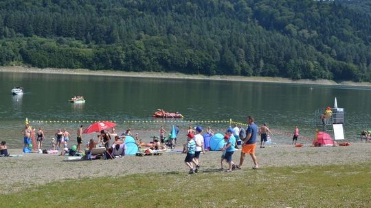 Słońce, woda, konkursy z nagrodami i wiedza przemycana w nietypowych pokazach