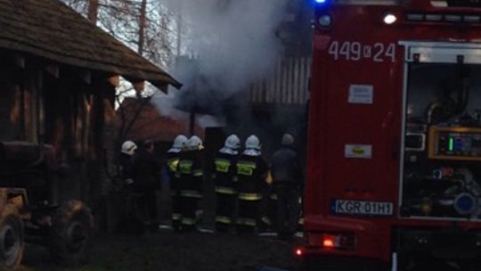 Pożar zabudowań w Głębokiej