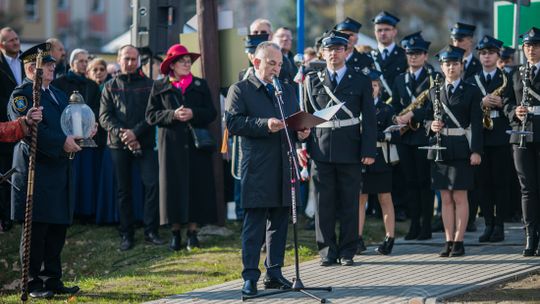 Gorlickie obchody 100. rocznicy odzyskania przez Polskę niepodległości. O godzinie 12.00 wybrzmiał hymn.