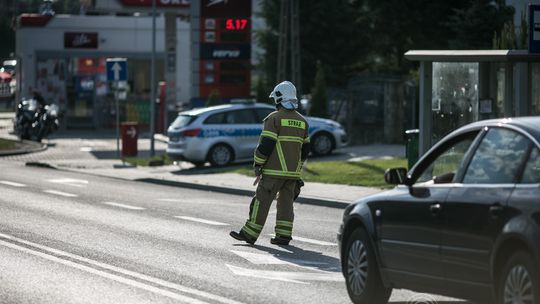 Ropa. Zderzenie motocykla z osobówką. Jedna osoba ranna.