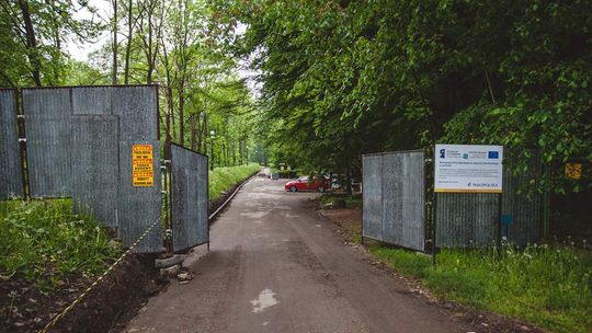 Odwiedziliśmy parkowy plac budowy. Efekty prac są już coraz widoczniejsze. Sami zobaczcie.