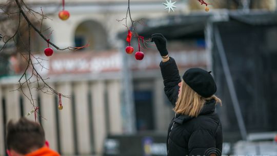 Gorlicki Rynek stroi się na święta [ZDJĘCIA]