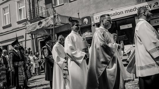 W liturgii i procesji Bożego Ciała wzięły udział tłumy Gorliczan