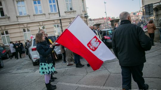 Gorlickie obchody 100. rocznicy odzyskania przez Polskę niepodległości. O godzinie 12.00 wybrzmiał hymn.