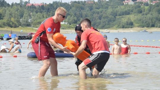 Słońce, woda, konkursy z nagrodami i wiedza przemycana w nietypowych pokazach