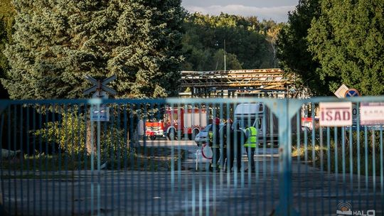 Kolejna akcja strażaków na terenie byłej rafinerii