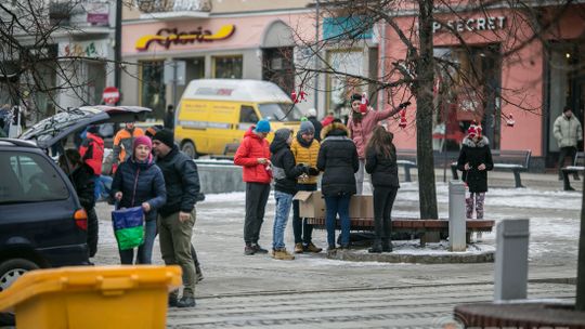 Gorlicki Rynek stroi się na święta [ZDJĘCIA]