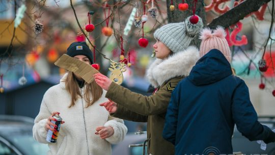 Gorlicki Rynek stroi się na święta [ZDJĘCIA]