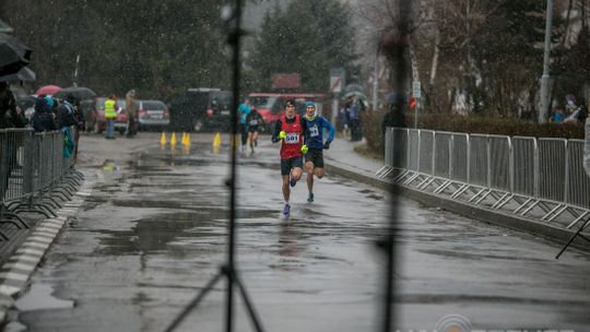 Najlepsze biegaczki z Polski, a biegacze z Ukrainy. Znamy wyniki biegu sylwestrowego [ZDJĘCIA, WIDEO]