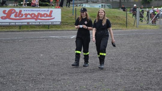 Na stadionie trwa zaciekła rywalizacja druhen i druhów z Gorlickiego