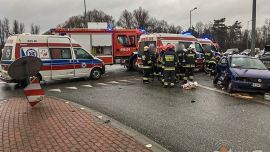 Biecz: Trzy karetki, pięć zastępów straży i policja