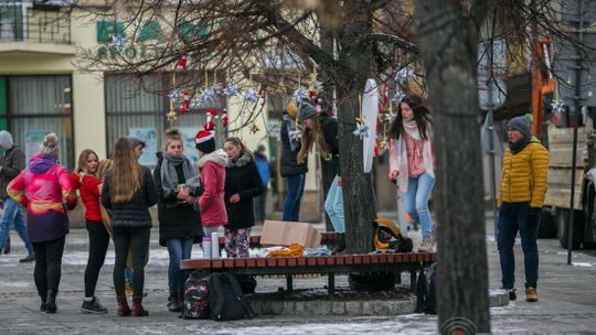 Gorlicki Rynek stroi się na święta [ZDJĘCIA]