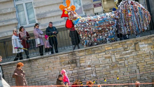 Rynek pełen wielkanocnych smakołyków, Gorliczanie zaopatrują się przed świętami