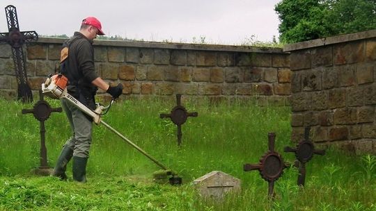 Uporządkowali dwa cmentarze wojenne w Ropicy Górnej