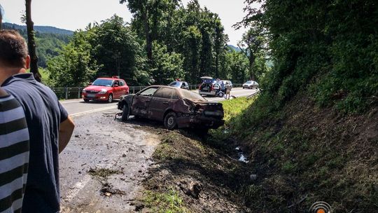 Wypadek w Szymbarku, kierowca poważnie ranny (aktualizacja)