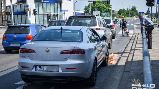 Stłuczka trzech pojazdów na Zawodziu