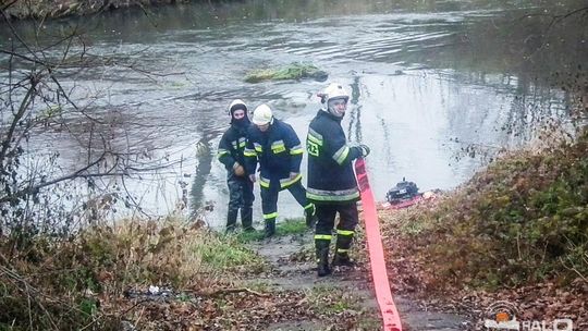 Ładunek wybuchowy i rozszczelnienie zapory w Klimkówce