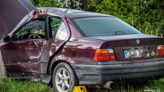 BMW uderzyło w słup