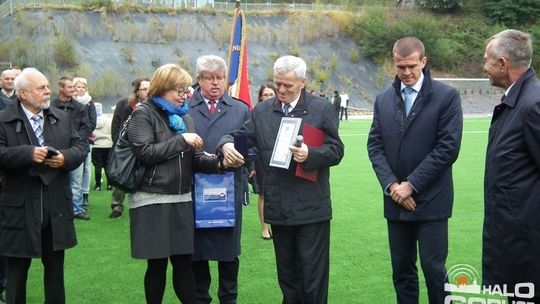 W Stróżach otwarto pierwszy w Polsce stadion dla niepełnosprawnych